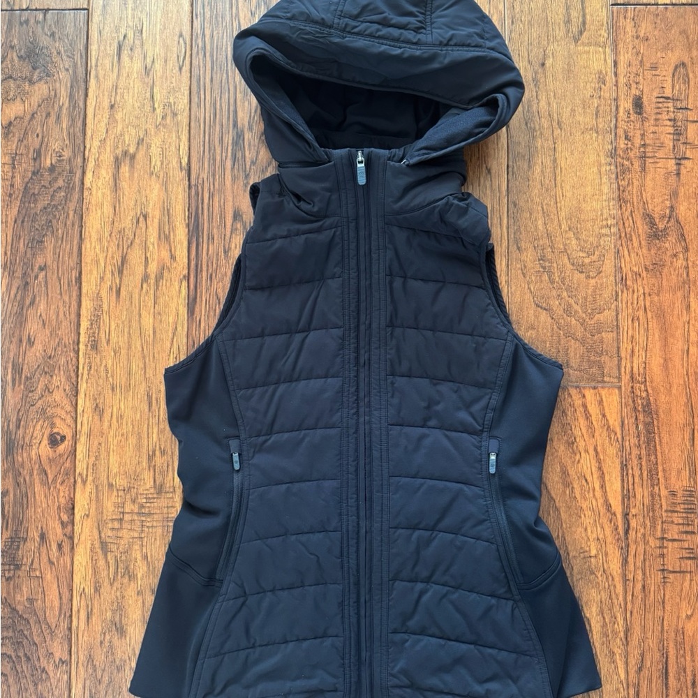 Lululemon Black Another mile Puffer Vest